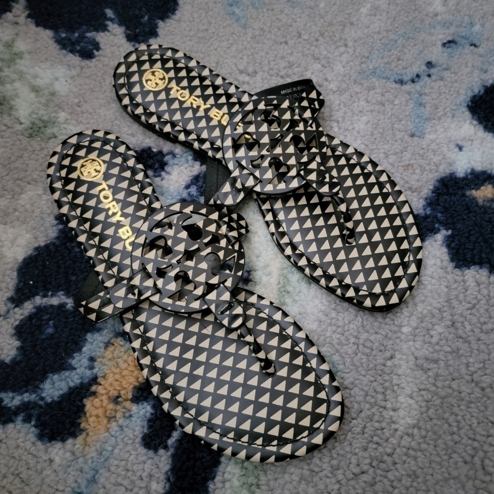 Tory Burch Miller Sandal in Triangle Geo Allover size 7.5